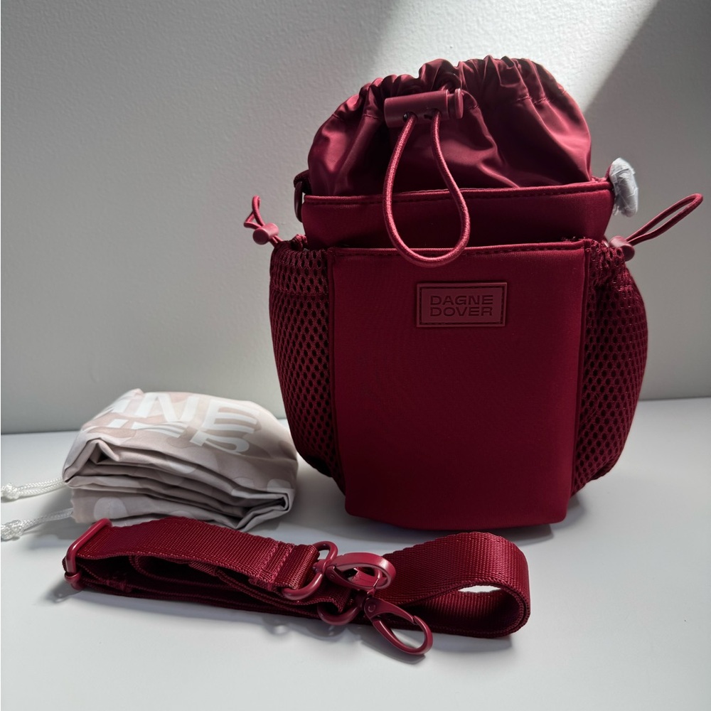 Dagne Dover Spice Sloan Water Bottle Sling Crossbody Bag - Picture 2 of 5